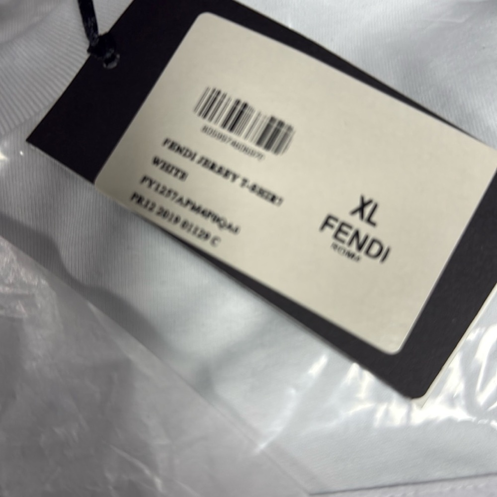 Fendi White T-Shirt with Logo Pocket - Picture 2 of 13